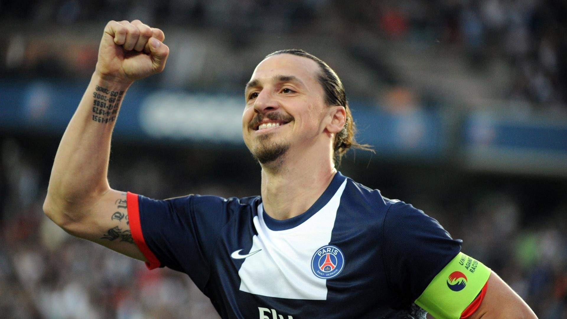 赛季中球员表现最震撼的瞬间合集，赛季球员是什么