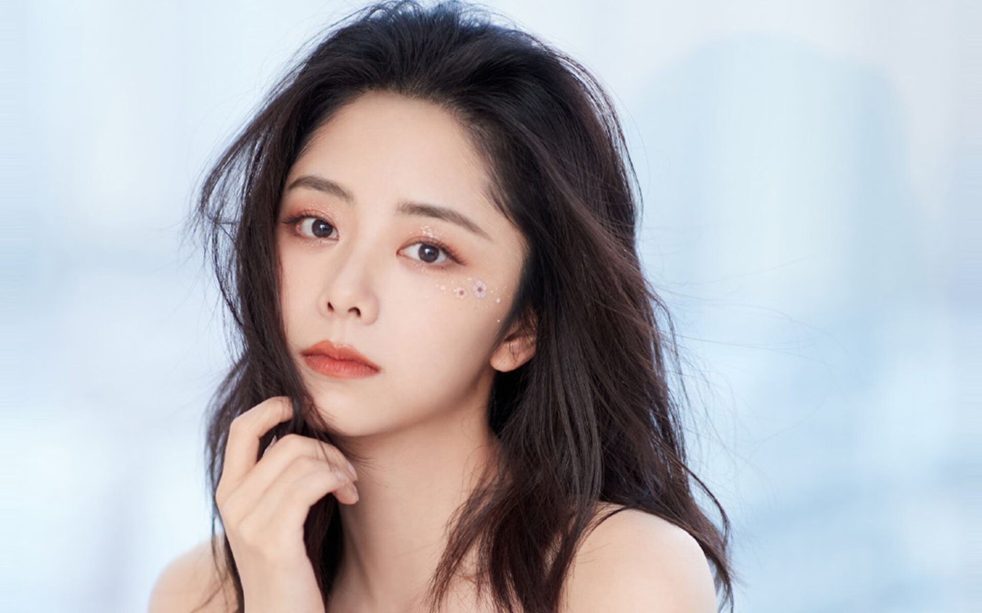 马刺新秀在对抗训练中完成高难度突破，马刺2021年新秀